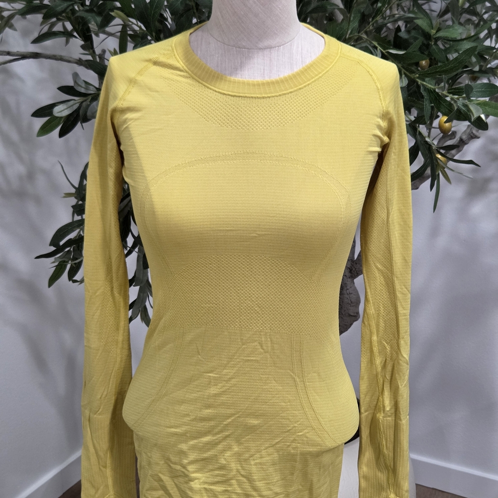 Lululemon Womans Top